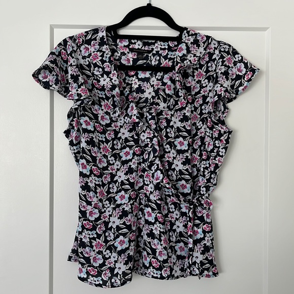 Riffle V Neck blouse - Picture 1 of 4